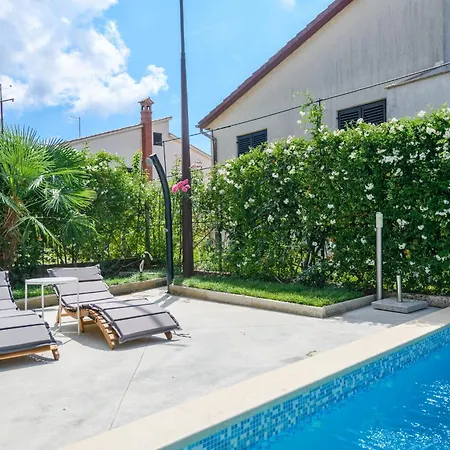 Poolside - Pool & Gym